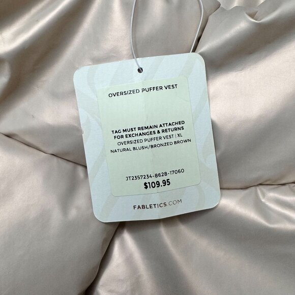 Fabletics NWT Oversized Puffer Vest Womens XL Polyester Blush Pink Pearlescent - Picture 3 of 13